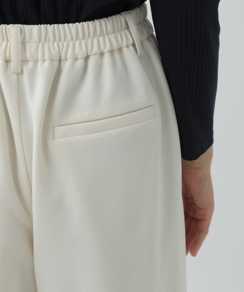 Elura（エルーラ）の「サマ見えリラクシーワイドパンツ（その他パンツ・レディース・ホワイト/ネイビー/ブラック/グレイッシュベージュ・SMALL/MEDIUM/LARGE）」の20枚目の写真