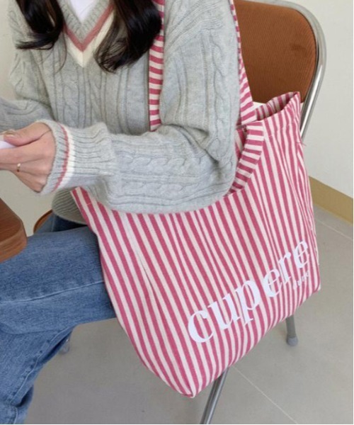 VIBGYOR Women（ヴィブジョー　ウィメン）の「【urge select】《大容量》ストライプ デザイン ビッグトートバッグ【2way/A4サイズ収納可能】（トートバッグ・レディース・ブラック/ネイビー/グリーン/ピンク・FREE）」の4枚目の写真