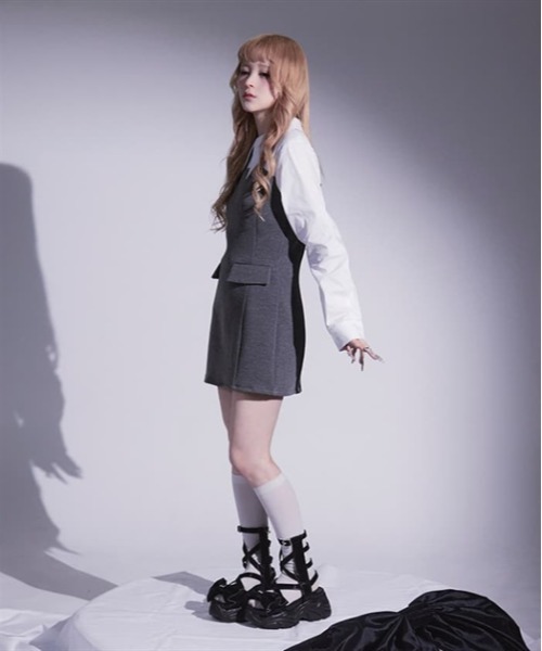 FickleBebe(フィクルベベ)の「ビッグカラースウィッチワンピース(ワンピース・レディース・グレー/ピンク/ブラック・1/0)」の6枚目の写真