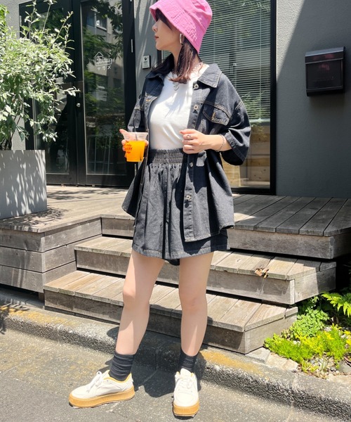 CLEA(クレア)の「オーバー半袖シャツ&ショートパンツ コットンデニムセットアップ(セットアップ・レディース・ブルー/ブラック・FREE)」の6枚目の写真
