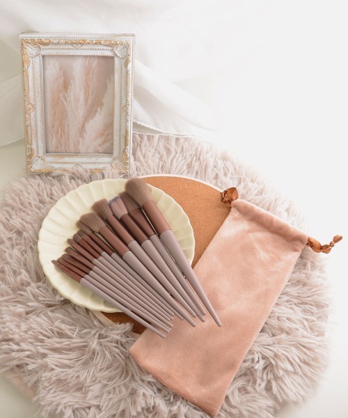 Mayree(メイリー)の「【resonance】ニュアンスカラー メイク ブラシセット (巾着ケース付き)(メイクブラシ・レディース・グリーン系/ベージュ系/パープル系/ブルー系・FREE)」の2枚目の写真