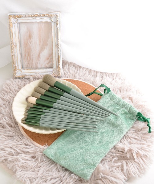 Mayree(メイリー)の「【resonance】ニュアンスカラー メイク ブラシセット (巾着ケース付き)(メイクブラシ・レディース・グリーン系/ベージュ系/パープル系/ブルー系・FREE)」の3枚目の写真