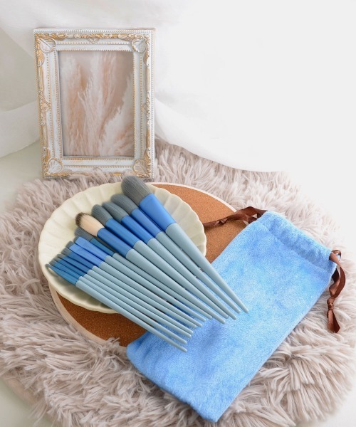 Mayree(メイリー)の「【resonance】ニュアンスカラー メイク ブラシセット (巾着ケース付き)(メイクブラシ・レディース・グリーン系/ベージュ系/パープル系/ブルー系・FREE)」の1枚目の写真