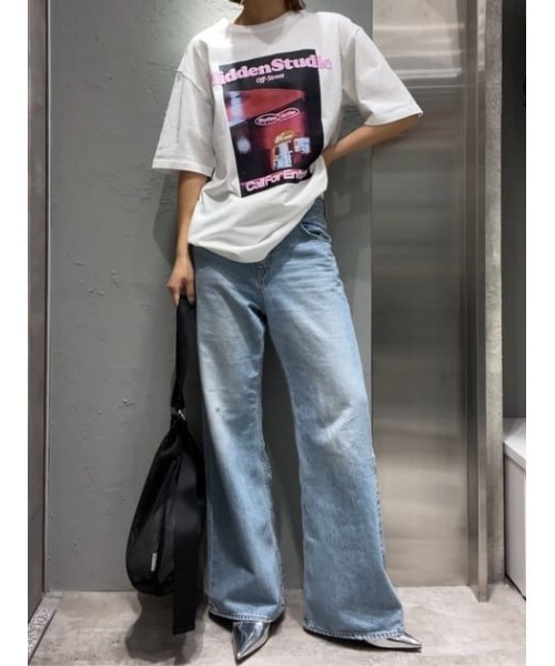 SLY（スライ）の「PUFFER LOGO & PHOTO T/SH パッファー ロゴ アンド フォト ティーシャツ（Tシャツ/カットソー・レディース・イエロー/ホワイト/ライトブラック/スモークピンク・FREE）」の10枚目の写真