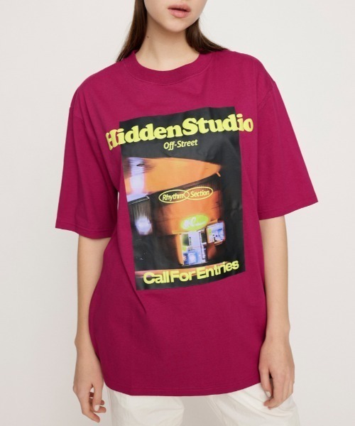 SLY（スライ）の「PUFFER LOGO & PHOTO T/SH パッファー ロゴ アンド フォト ティーシャツ（Tシャツ/カットソー・レディース・イエロー/ホワイト/ライトブラック/スモークピンク・FREE）」の6枚目の写真