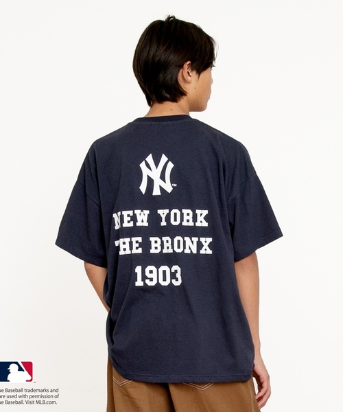 GLAZOS(グラソス)の「【大人向けサイズあり】【MLB】チームロゴプリント半袖Tシャツ(Tシャツ/カットソー・キッズ・ホワイト/オートミール/ネイビー/ブラック・140cm/150cm/160cm/170cm)」の4枚目の写真