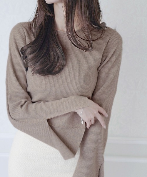 mily bilet(ミウィビレット)の「【mily bilet】オンシーンでも着れる大人こなれ感。袖スリットフレアスリーブリブニット(ニット/セーター・レディース・モカ/ピンク/ブラック/アイボリー・LARGE/MEDIUM/SMALL/X-LARGE)」の4枚目の写真