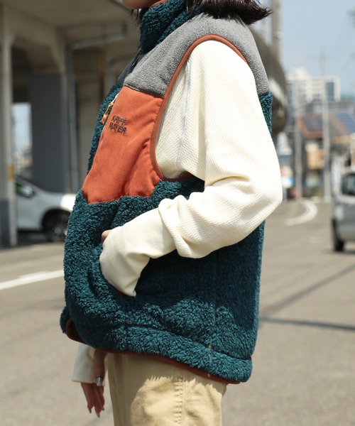 KRIFF MAYER Lady's Collection(クリフメイヤーレディースコレクション)の「シャギーボアベスト(ベスト・レディース・カーキ/カラフル/グレー/ナチュラル/ダークブルー/ベージュ/チャコール・LARGE/MEDIUM)」の19枚目の写真