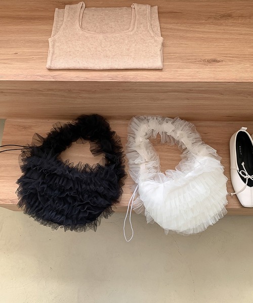 LAFFMO（ラフモ）の「チュールフリルバッグ（ショルダーバッグ・レディース・ブラック/ブルー/オフホワイト/ピンク・F）」の5枚目の写真