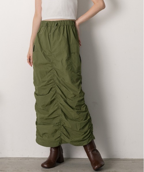 ad thie(アドティエ)の「Iライン・ナイロン ギャザーデザインスカート(スカート・レディース・チョコ/カーキ/ベージュ/ブラック・FREE)」の1枚目の写真