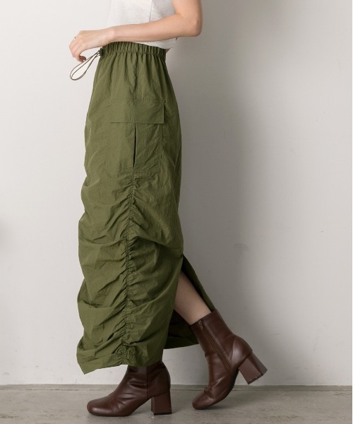 ad thie(アドティエ)の「Iライン・ナイロン ギャザーデザインスカート(スカート・レディース・チョコ/カーキ/ベージュ/ブラック・FREE)」の12枚目の写真