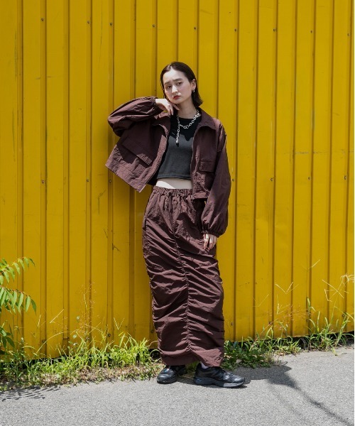 ad thie(アドティエ)の「Iライン・ナイロン ギャザーデザインスカート(スカート・レディース・チョコ/カーキ/ベージュ/ブラック・FREE)」の6枚目の写真