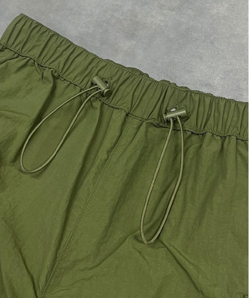 ad thie(アドティエ)の「Iライン・ナイロン ギャザーデザインスカート(スカート・レディース・チョコ/カーキ/ベージュ/ブラック・FREE)」の17枚目の写真