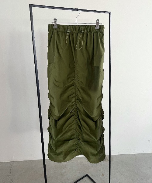 ad thie(アドティエ)の「Iライン・ナイロン ギャザーデザインスカート(スカート・レディース・チョコ/カーキ/ベージュ/ブラック・FREE)」の22枚目の写真