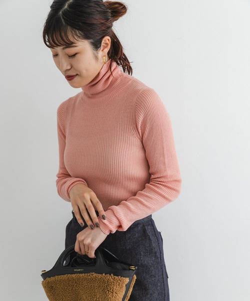 F by ROSSO(エフバイロッソ)の「F by ROSSO ウォッシャブルシアーリブタートルニット(ニット/セーター・レディース・ブルー/チャコールグレー/イエロー/ライトグレー/ピンク・FREE)」の7枚目の写真