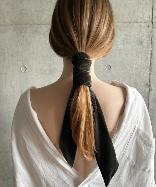 ciite'（シーテ）の「フレンチベロアリボン / シュシュ & リボンセット（シュシュ・レディース・ホワイト/ブラック/ピンク/カーキ/グレー/イエロー/ベージュ/ブルー/グリーン/レッド・FREE）」の5枚目の写真