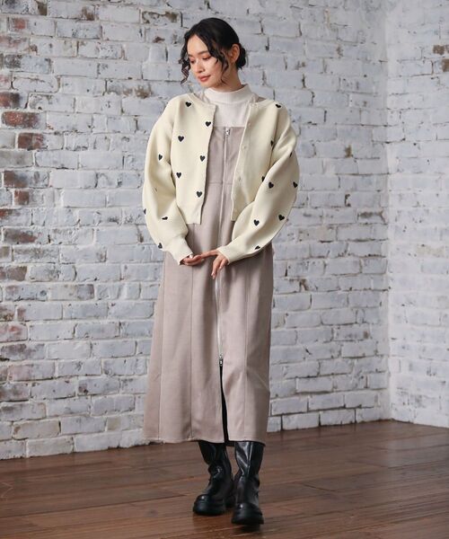 ELENCARE DUE（エレンカーレデュエ）の「・ELENCARE DUE スエードポンチジャンスカ（ジャンパースカート・レディース・チャコールグレー/グレイッシュベージュ/アイボリー/ライトグレー・FREE）」の21枚目の写真