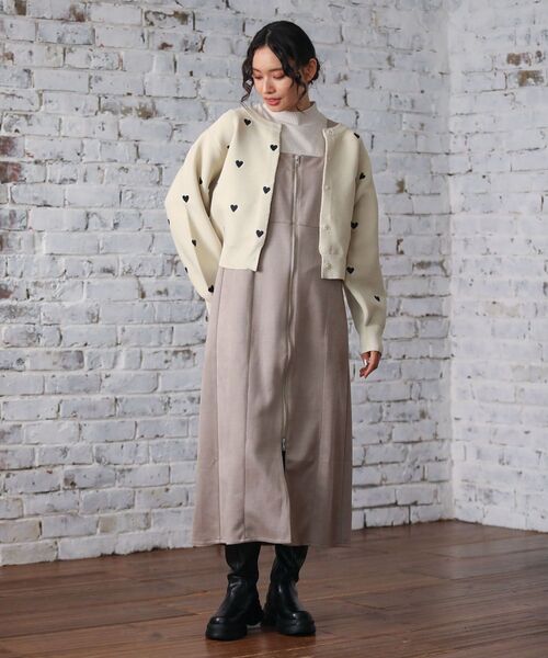 ELENCARE DUE（エレンカーレデュエ）の「・ELENCARE DUE スエードポンチジャンスカ（ジャンパースカート・レディース・チャコールグレー/グレイッシュベージュ/アイボリー/ライトグレー・FREE）」の22枚目の写真