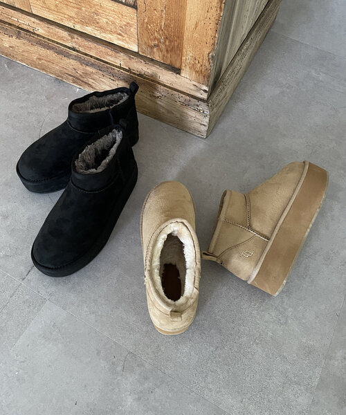 Thevon（ゼボン）の「ショートムートンブーツ（ブーツ・レディース・ブラック/ライトベージュ・M/L）」の2枚目の写真