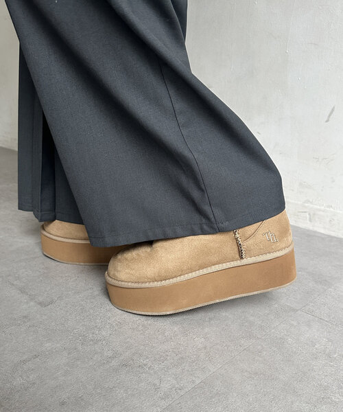 Thevon（ゼボン）の「ショートムートンブーツ（ブーツ・レディース・ブラック/ライトベージュ・M/L）」の12枚目の写真