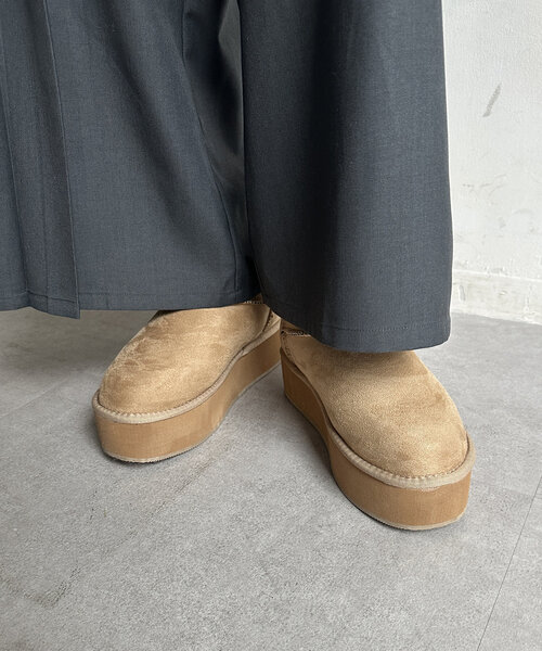 Thevon（ゼボン）の「ショートムートンブーツ（ブーツ・レディース・ブラック/ライトベージュ・M/L）」の13枚目の写真