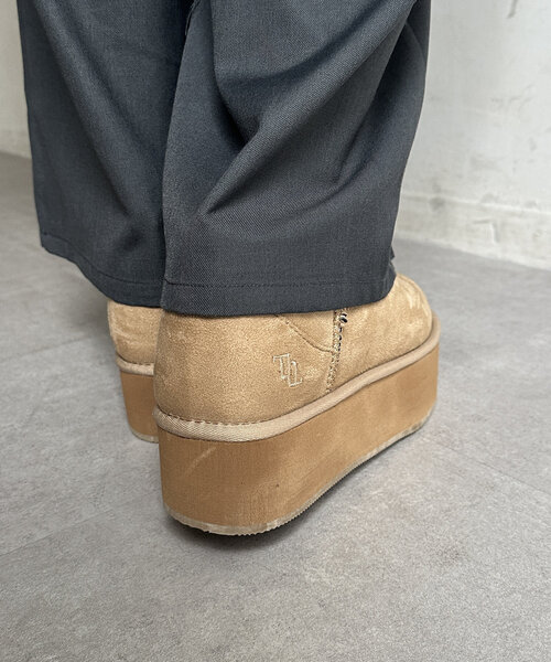 Thevon（ゼボン）の「ショートムートンブーツ（ブーツ・レディース・ブラック/ライトベージュ・M/L）」の14枚目の写真