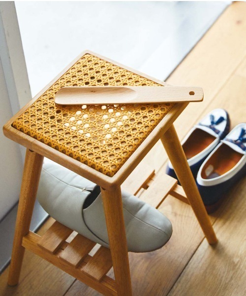 am&be ラタン風透かし編み座面の棚付きスツール(家具)|Kraso(クラソ) am&be ラタン風透かし編み座面の棚付きスツール(家具)|Kraso(クラソ)
