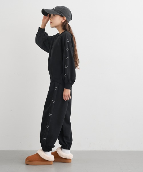 coca(coca)(コカ)の「キッズ 袖ハート刺繍 クロップド丈スウェット(スウェット・キッズ・ピンク/ブラック/ラベンダー・120/150/130/140)」の8枚目の写真