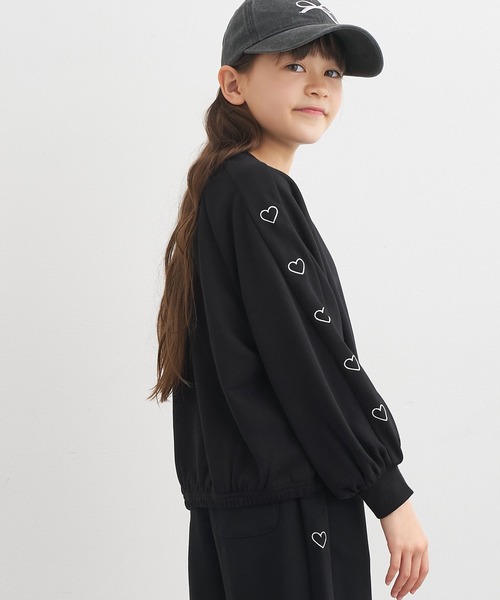 coca(coca)(コカ)の「キッズ 袖ハート刺繍 クロップド丈スウェット(スウェット・キッズ・ピンク/ブラック/ラベンダー・120/150/130/140)」の9枚目の写真