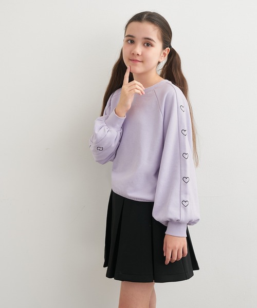 coca(coca)(コカ)の「キッズ 袖ハート刺繍 クロップド丈スウェット(スウェット・キッズ・ピンク/ブラック/ラベンダー・120/150/130/140)」の11枚目の写真