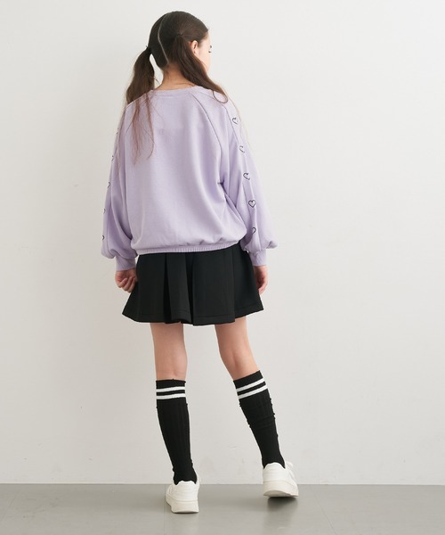 coca(coca)(コカ)の「キッズ 袖ハート刺繍 クロップド丈スウェット(スウェット・キッズ・ピンク/ブラック/ラベンダー・120/150/130/140)」の12枚目の写真