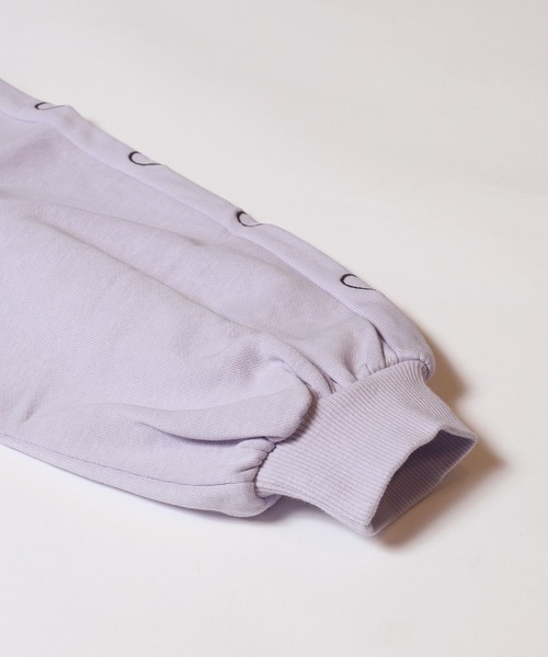 coca(coca)(コカ)の「キッズ 袖ハート刺繍 クロップド丈スウェット(スウェット・キッズ・ピンク/ブラック/ラベンダー・120/150/130/140)」の17枚目の写真