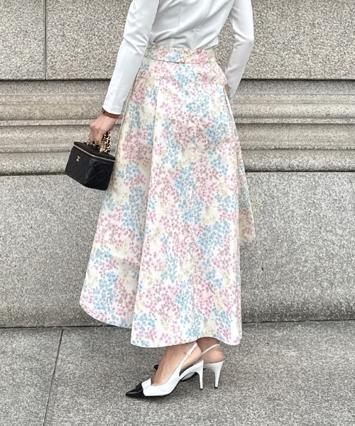 JENNE(ジェンヌ)の「JENNE オードリーフラワースカート(スカート・レディース・ホワイト/ブラック・LARGE/MEDIUM/SMALL)」の17枚目の写真