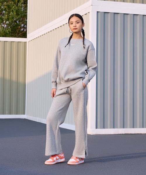 NIKE(ナイキ)の「《セットアップ対応商品》ナイキ スポーツウェア フェニックス フリース ウィメンズ オーバーサイズド クルーネック スウェットシャツ / Nike Sportswear Phoenix Fleece Women's Oversized Crewneck Sweatshirt DQ5734-063 Dark Grey Heather(スウェット・レディース・グレー系その他・M/L/2XL/XL/XS/S)」の5枚目の写真
