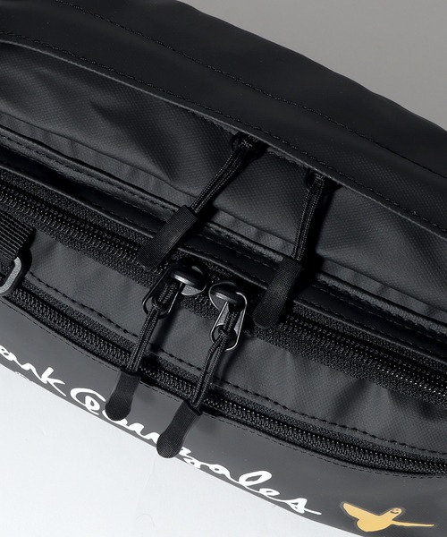 Mark Gonzales（マーク・ゴンザレス）の「【Mark Gonzales/マーク ゴンザレス】アートワークコレクション ヨコ型ミニショルダー(容量：約3L）（ショルダーバッグ・メンズ・ブラック/ブラック系その他・FREE）」の15枚目の写真