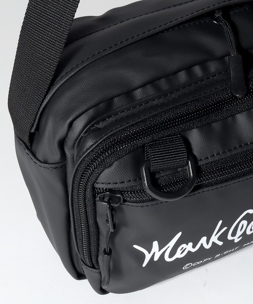 Mark Gonzales（マーク・ゴンザレス）の「【Mark Gonzales/マーク ゴンザレス】アートワークコレクション ヨコ型ミニショルダー(容量：約3L）（ショルダーバッグ・メンズ・ブラック/ブラック系その他・FREE）」の13枚目の写真
