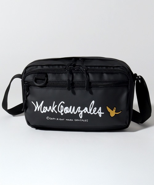 Mark Gonzales（マーク・ゴンザレス）の「【Mark Gonzales/マーク ゴンザレス】アートワークコレクション ヨコ型ミニショルダー(容量：約3L）（ショルダーバッグ・メンズ・ブラック/ブラック系その他・FREE）」の3枚目の写真