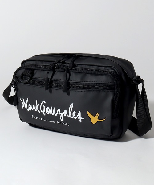 Mark Gonzales（マーク・ゴンザレス）の「【Mark Gonzales/マーク ゴンザレス】アートワークコレクション ヨコ型ミニショルダー(容量：約3L）（ショルダーバッグ・メンズ・ブラック/ブラック系その他・FREE）」の4枚目の写真