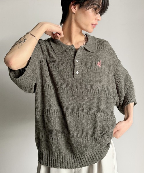 classicalelf（クラシカルエルフ）の「一枚で大人のラフスタイルが決まる。ワンポイント刺繍ブークレポロニットトップス(半袖)（ポロシャツ・メンズ・アイボリー/ブラック/チャコール・X-LARGE/SMALL/MEDIUM/LARGE）」の9枚目の写真