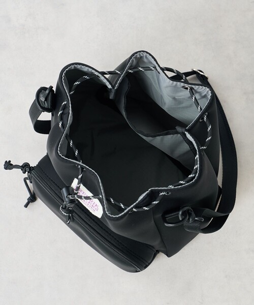 FREAK'S STORE（フリークスストア）の「FREDRIK PACKERS × FREAK'S STORE/フレドリックパッカーズ 別注 NP ROUND SHOULDER/別注 NP ラウンドショルダー/別注 BOUNCE SHOULDER/別注バウンスショルダー（ショルダーバッグ・レディース・ブラック・ONE SIZE）」の15枚目の写真