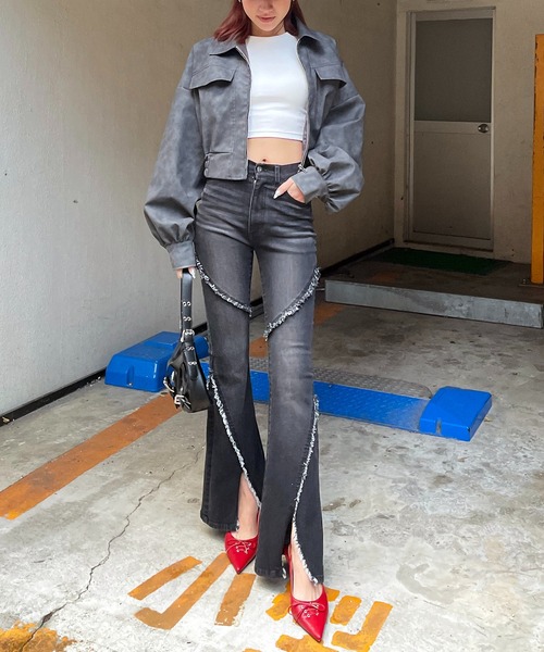 SPIRALGIRL(スパイラルガール)の「フリンジフレアデニムパンツ(デニムパンツ・レディース・ブラック/ブルー・MEDIUM/SMALL)」の15枚目の写真