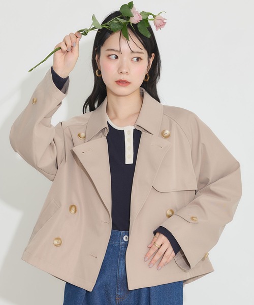 earth music&ecology（アースミュージックアンドエコロジー）の「ショートトレンチコート（トレンチコート・レディース・サックスブルー/ライトベージュ/ベージュ・FREE）」の4枚目の写真