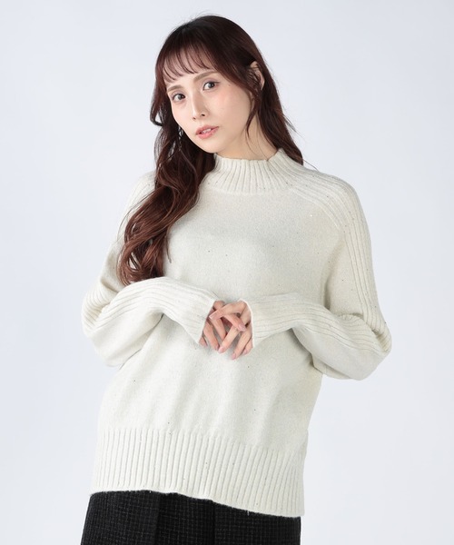 CECIL McBEE(セシルマクビー)の「スパンコールヤーンエポーレットプルオーバー(ニット/セーター・レディース・オフホワイト/グレー/グリーン/ラベンダー・MEDIUM)」の5枚目の写真
