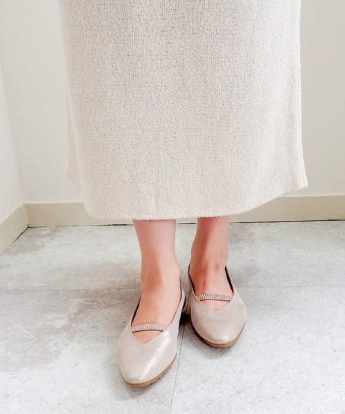 ENあしながおじさん（エンアシナガオジサン）の「防水｜Vカットバレエシューズ　5360583（パンプス・レディース・ブラック/プラチナム・24.5cm/24cm/23.5cm/23cm/22.5cm）」の21枚目の写真