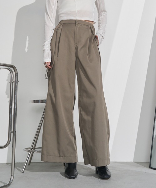 Solace(ソレイス)の「2wayサスペンダー付きワイドパンツ(スラックス・レディース・グレー/ブラック・FREE)」の2枚目の写真