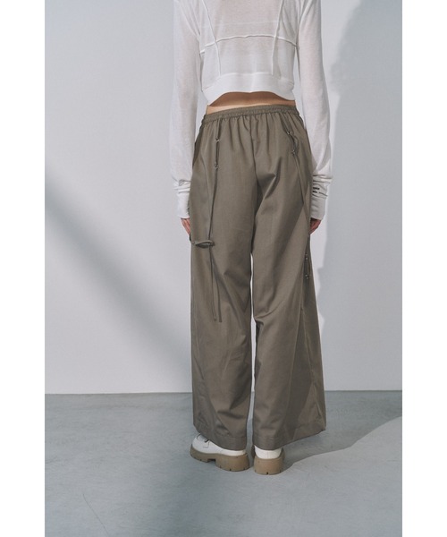 Solace(ソレイス)の「2wayサスペンダー付きワイドパンツ(スラックス・レディース・グレー/ブラック・FREE)」の8枚目の写真