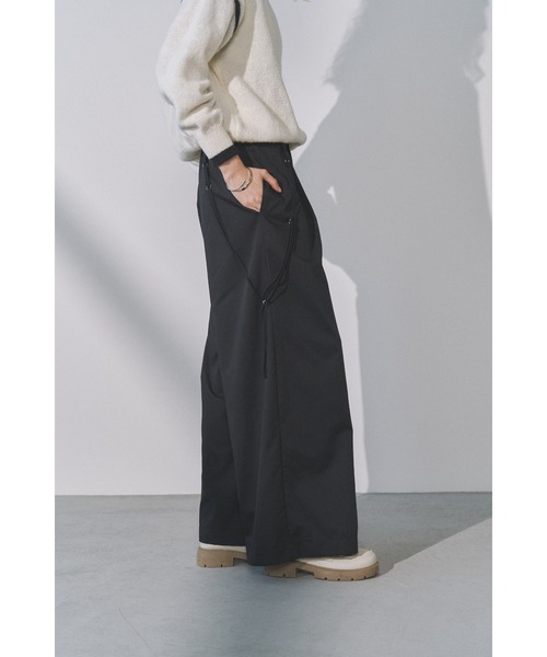 Solace(ソレイス)の「2wayサスペンダー付きワイドパンツ(スラックス・レディース・グレー/ブラック・FREE)」の13枚目の写真