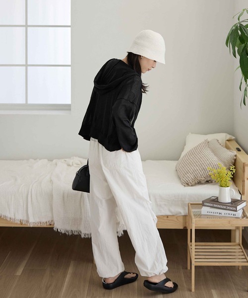 CHAN ME(チャンミ)の「UVカットシアージップニットパーカー(パーカー・レディース・カーキ/ホワイト/ブラック・X-LARGE/LARGE/MEDIUM)」の17枚目の写真