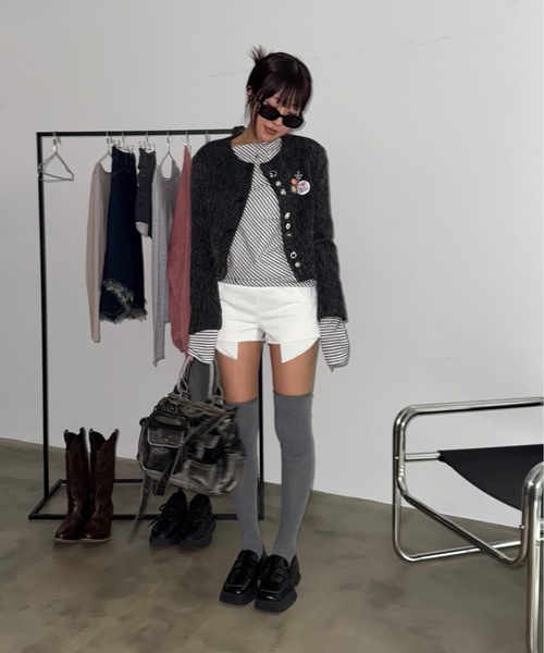 SHAGGIE（シャギー）の「ラメスウェットマイクロミニショートパンツ（スウェットパンツ・レディース・ブラック/チャコールグレー/ホワイト・FREE）」の6枚目の写真