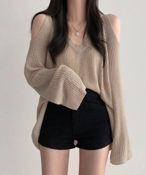 Miniministore(ミニミニストア)の「肩出しニット レディース Vネック(ニット/セーター・レディース・グリーン/ホワイト/ブラック/ベージュ・FREE)」の3枚目の写真